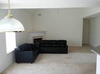 2nd image of 1105 Parkside Ln