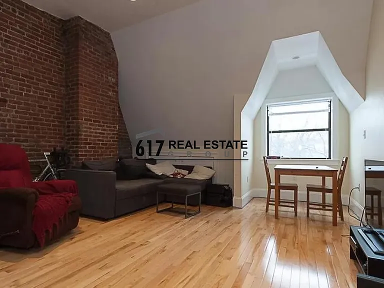 1203 Beacon St #5 — Photo 3
