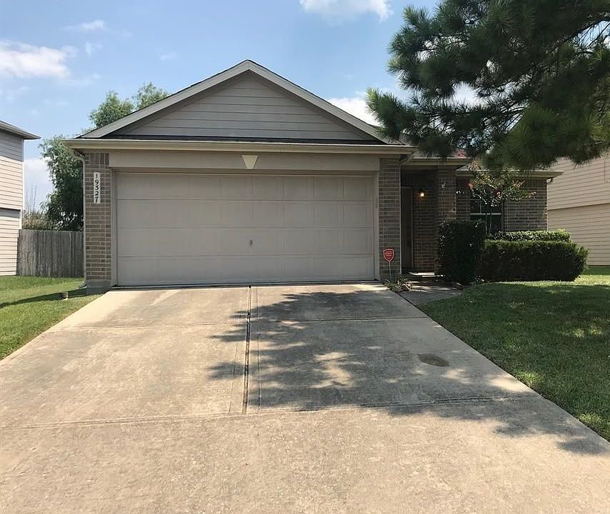 1st image of 19327 Cactus Thorn Dr