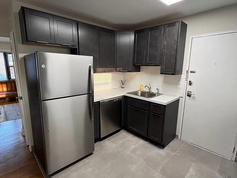 Highland Manor Apartments — Photo 4