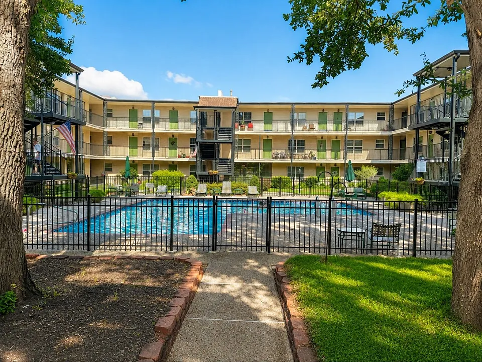 2724 Whitney Pl #229