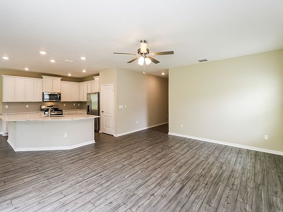 4th image of 337 Fellbrook Dr