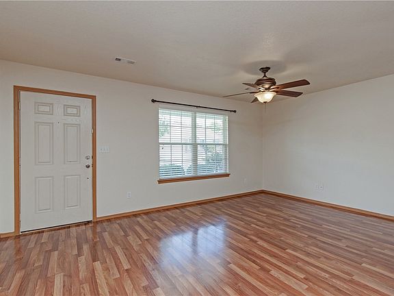 4th image of 4377 Pecan St