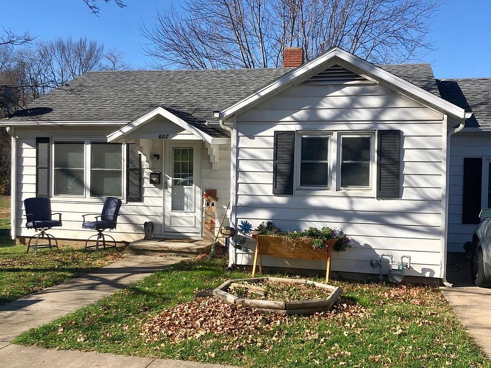 2nd image of 607 N Owen St