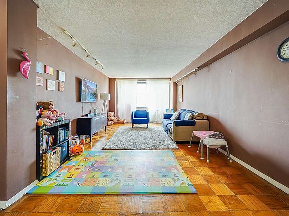 2nd image of 201 Saint Pauls Ave APT 17F