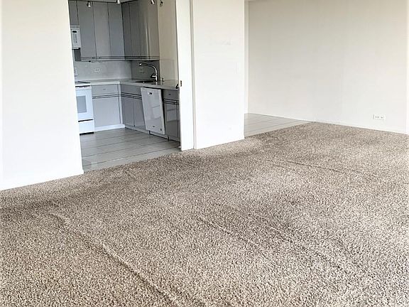 3rd image of 1920 N Clark St APT 12C