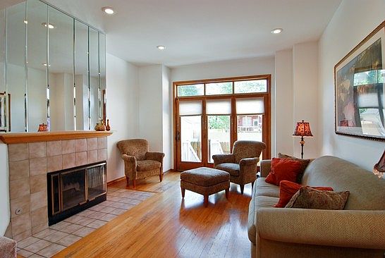 1st image of 1445 W Wrightwood Ave #B