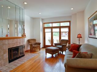 1445 W Wrightwood Ave #B, Chicago, IL 60614