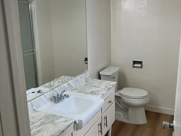 1134 N Clark St — Photo 4