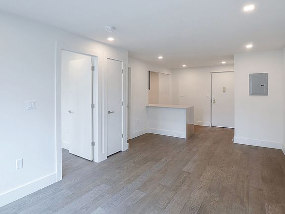 4th image of 60 E 12th St APT 5D