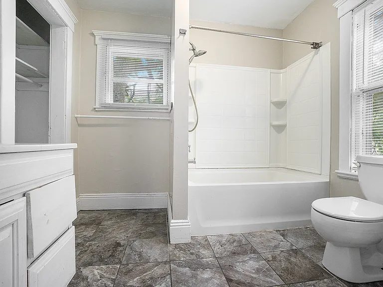 1008 S Westnedge Ave — Photo 8
