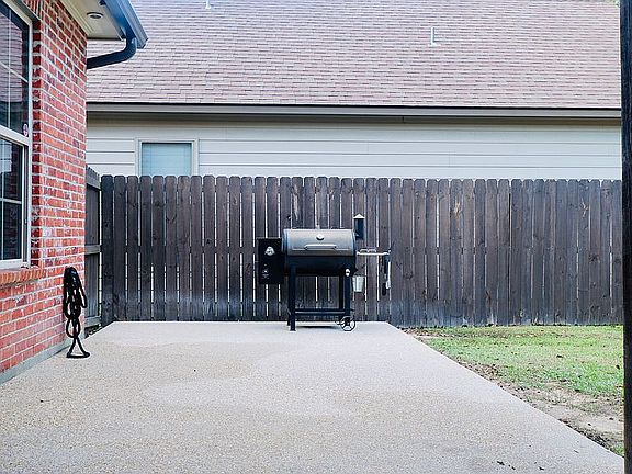 4th image of 236 Fairwood Dr