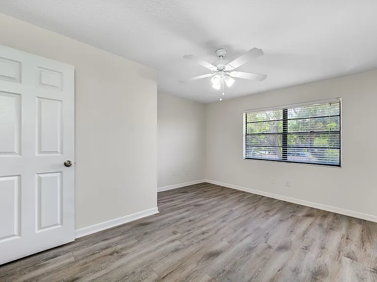 6119 Memorial Hwy — Photo 53
