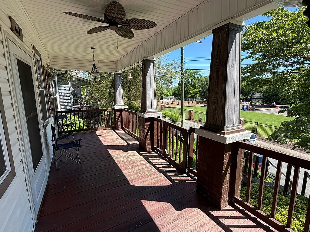 3 bed, 1100 sqft, $1,200 — Photo 4