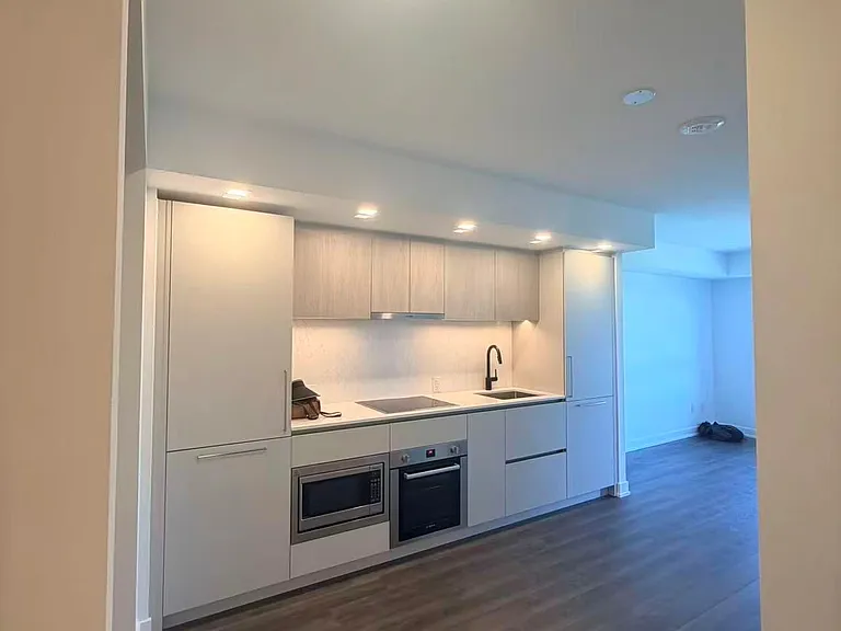 609 Sherbourne St #2106 — Photo 4