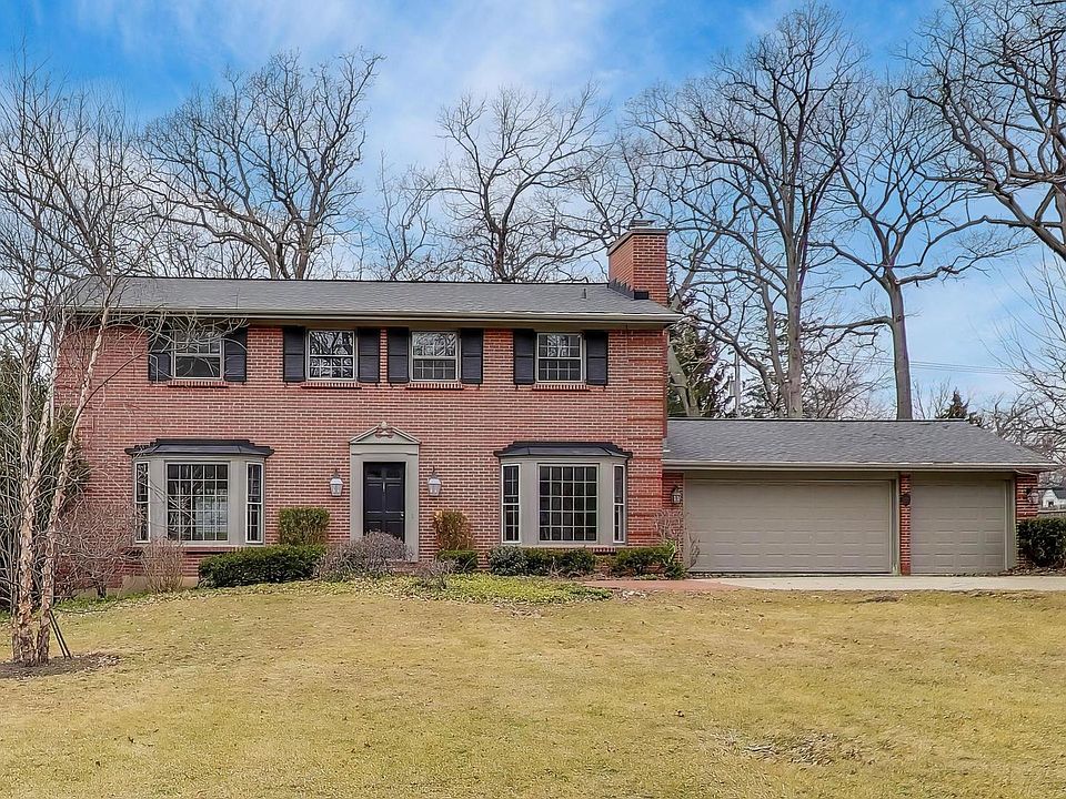 1st image of 948 S Green Bay Rd