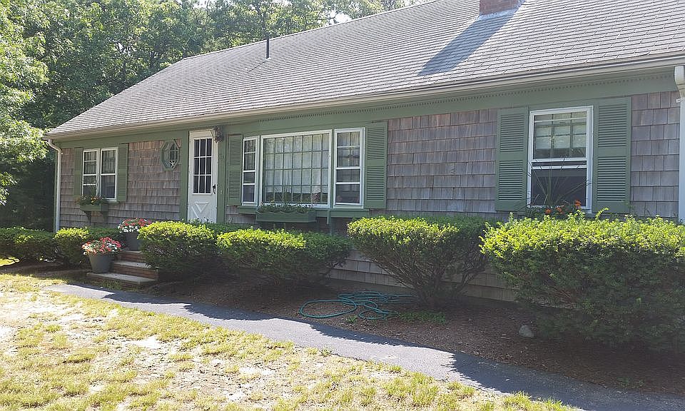 2nd image of 221 Mariner Cir