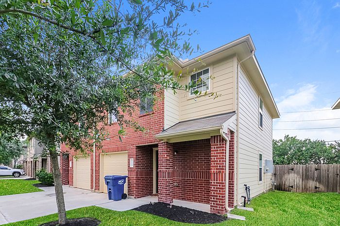 2nd image of 13008 Bella Vida Ln