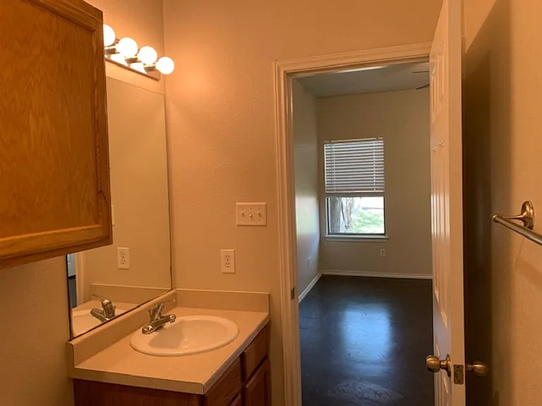 5731 Golf Hts #1 — Photo 17