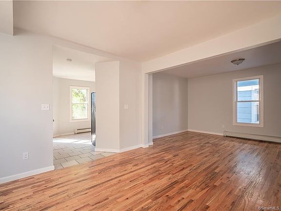 5th image of 26 Daggett St #2
