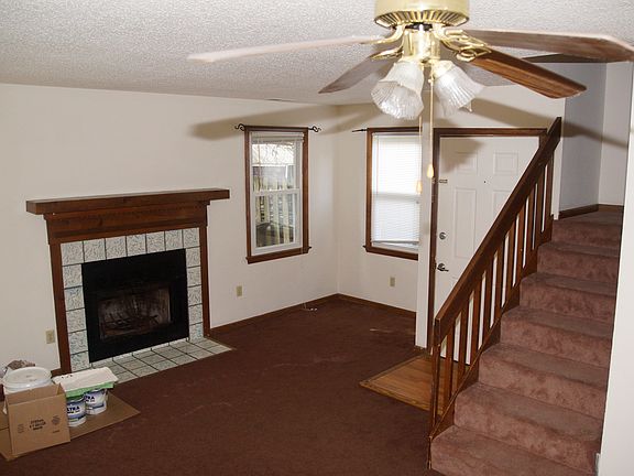 4th image of 125 N Fir Ave #A