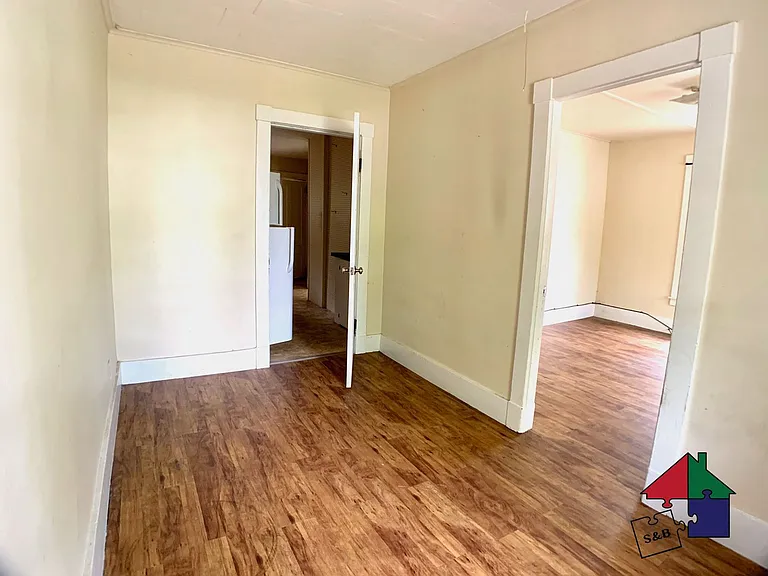 69 Perry St — Photo 3