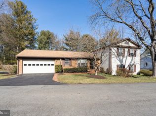 9601 Lincolnwood Dr, Burke, VA 22015