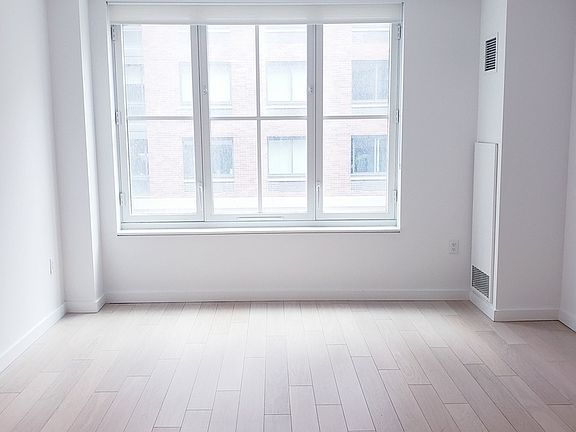 5th image of 535 W 43rd St #5J