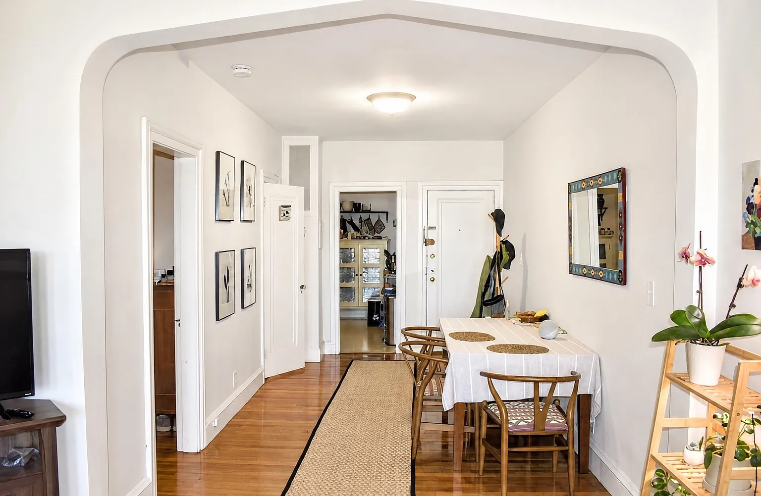 2 bed, 833 sqft, $2,850 — Photo 1