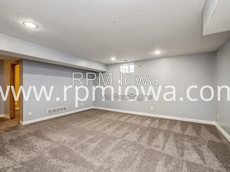 9315 Kingman Dr — Photo 13