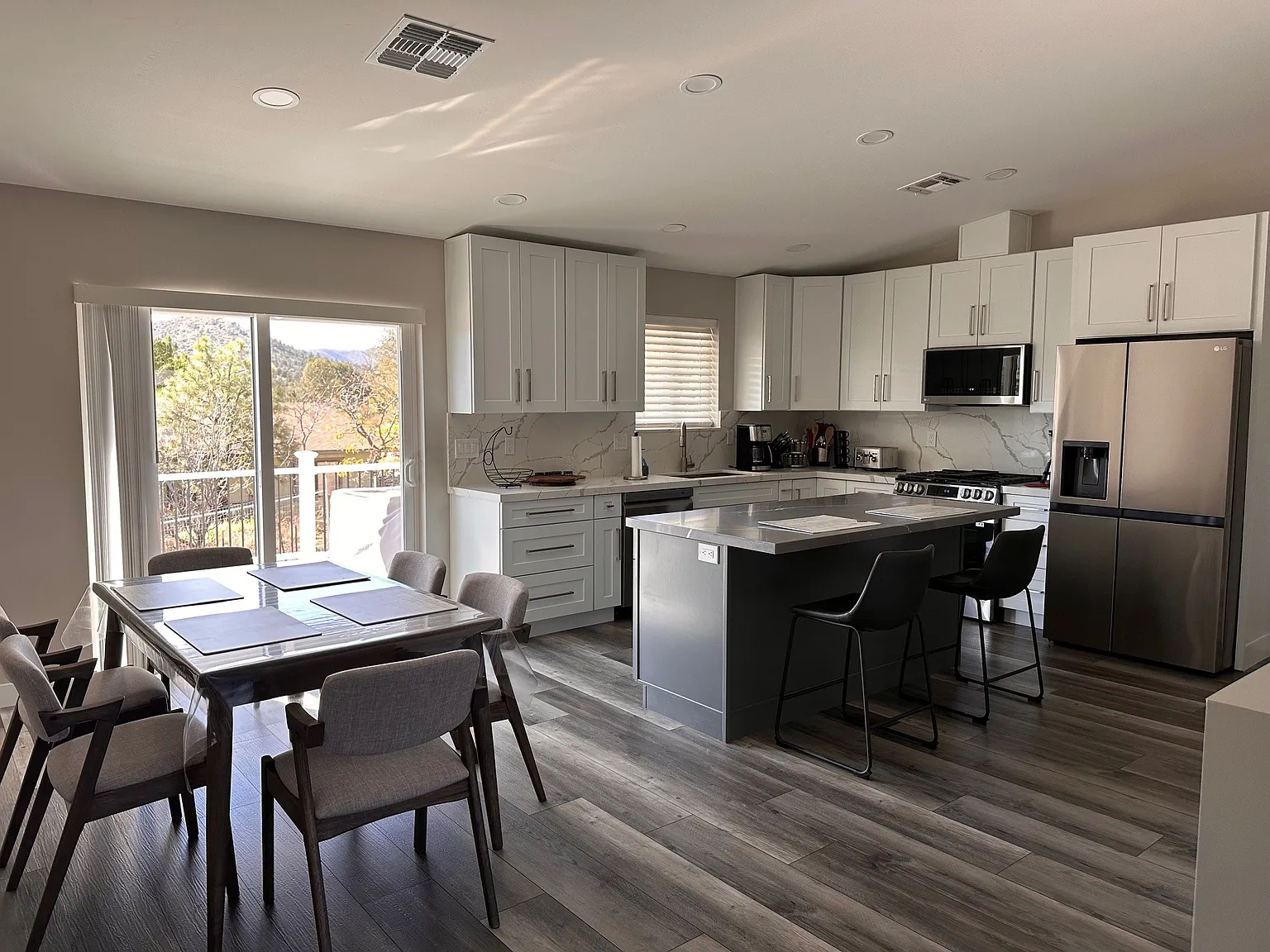 BC1679-4601 East Robin Drive - 1 — Photo 4