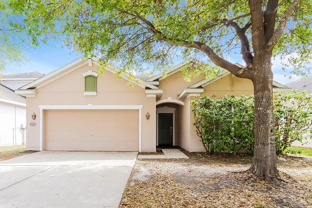 3 bed, 2.0 bath, 1738 sqft, $2,460 — Photo 1
