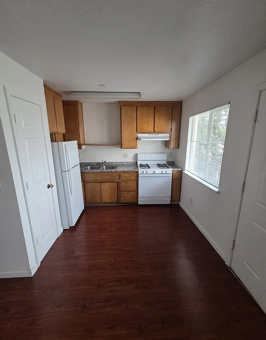 781 Clark Ave — Photo 2