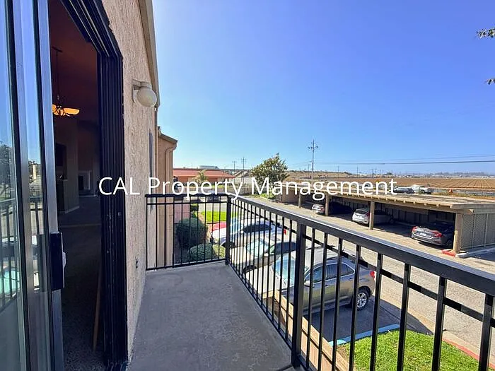 2440 N Main St #F — Photo 12