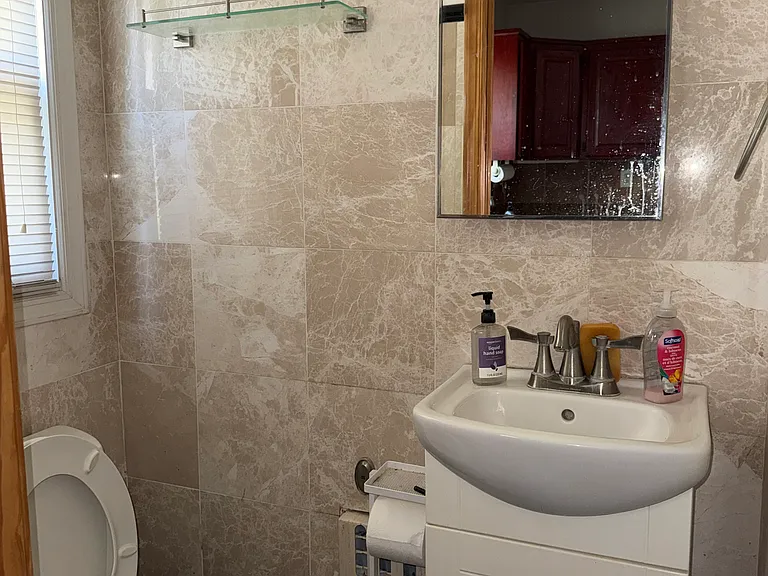 18-20 Somerville Rd #2 — Photo 6