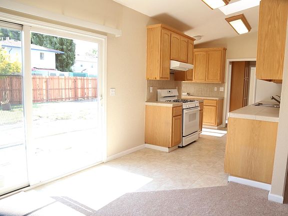 5th image of 1734 Franck Ave