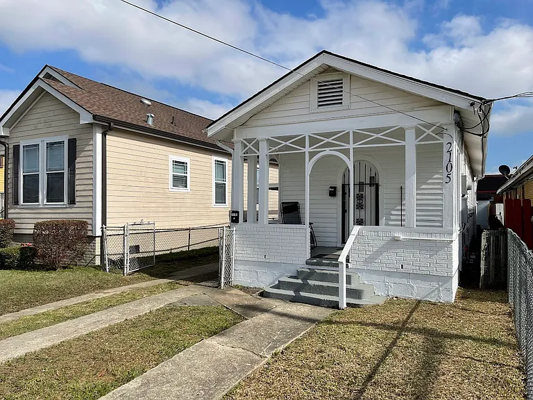 2105 Clouet St — Photo 2