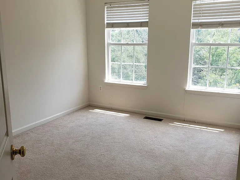 1928 Crescent Park Dr #29B — Photo 32