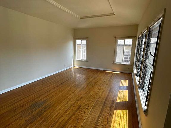 3rd image of 636 S Dunsmuir Ave APT 201