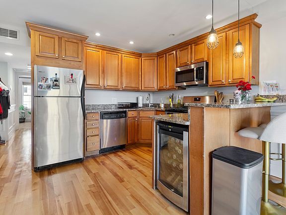 3rd image of 22 Ward St #2