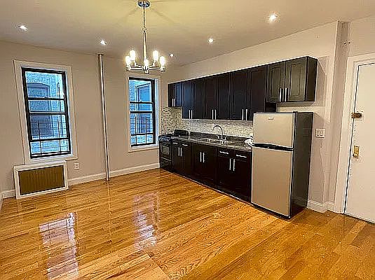 1st image of 320 Empire Blvd APT 5E