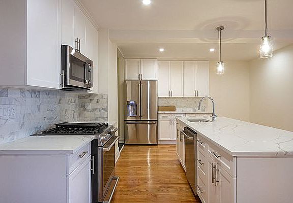 4th image of 27 W 96th St