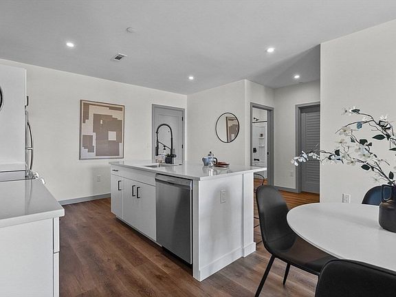 4th image of 203 Lowell St #320