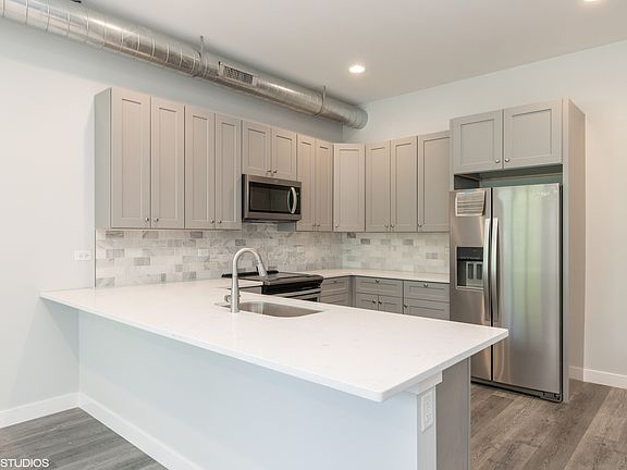 4th image of 8917 Grant Ave #1