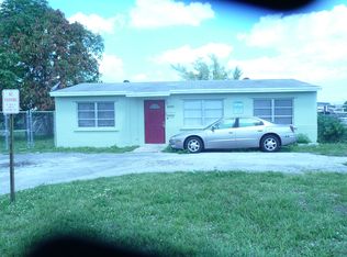 5701 Briarwood St, Mangonia Park, FL 33407