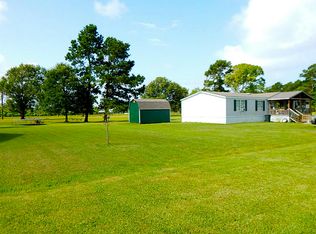 122 Oetken E, Anahuac, TX 77514