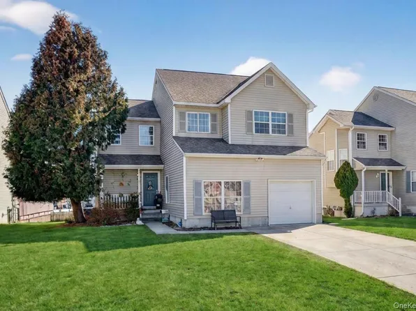 25 Woodfield Drive, Washingtonville, NY 10992