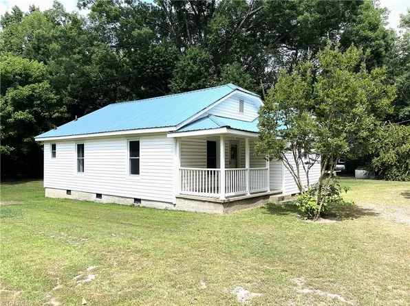 24 Kennedy St, Thomasville, NC 27360