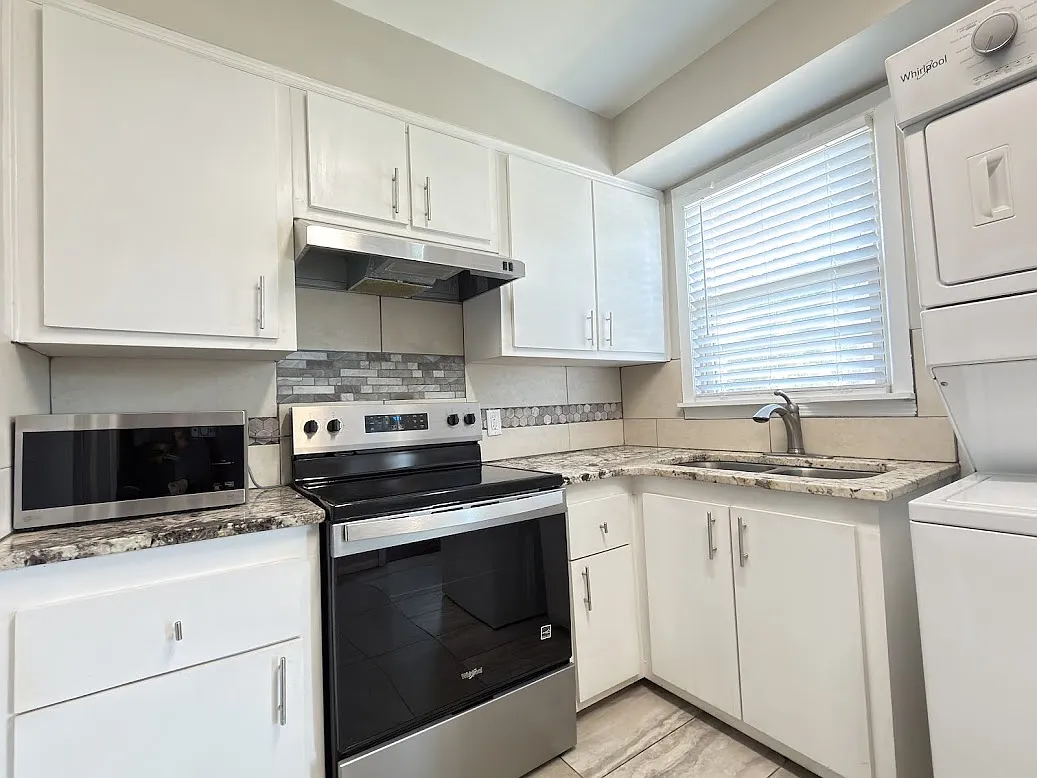 1701 Williams Street Quad - C — Photo 3