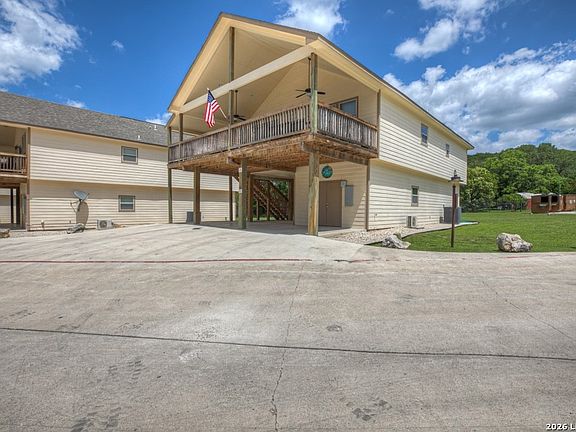 2nd image of 126 River Villas # 9